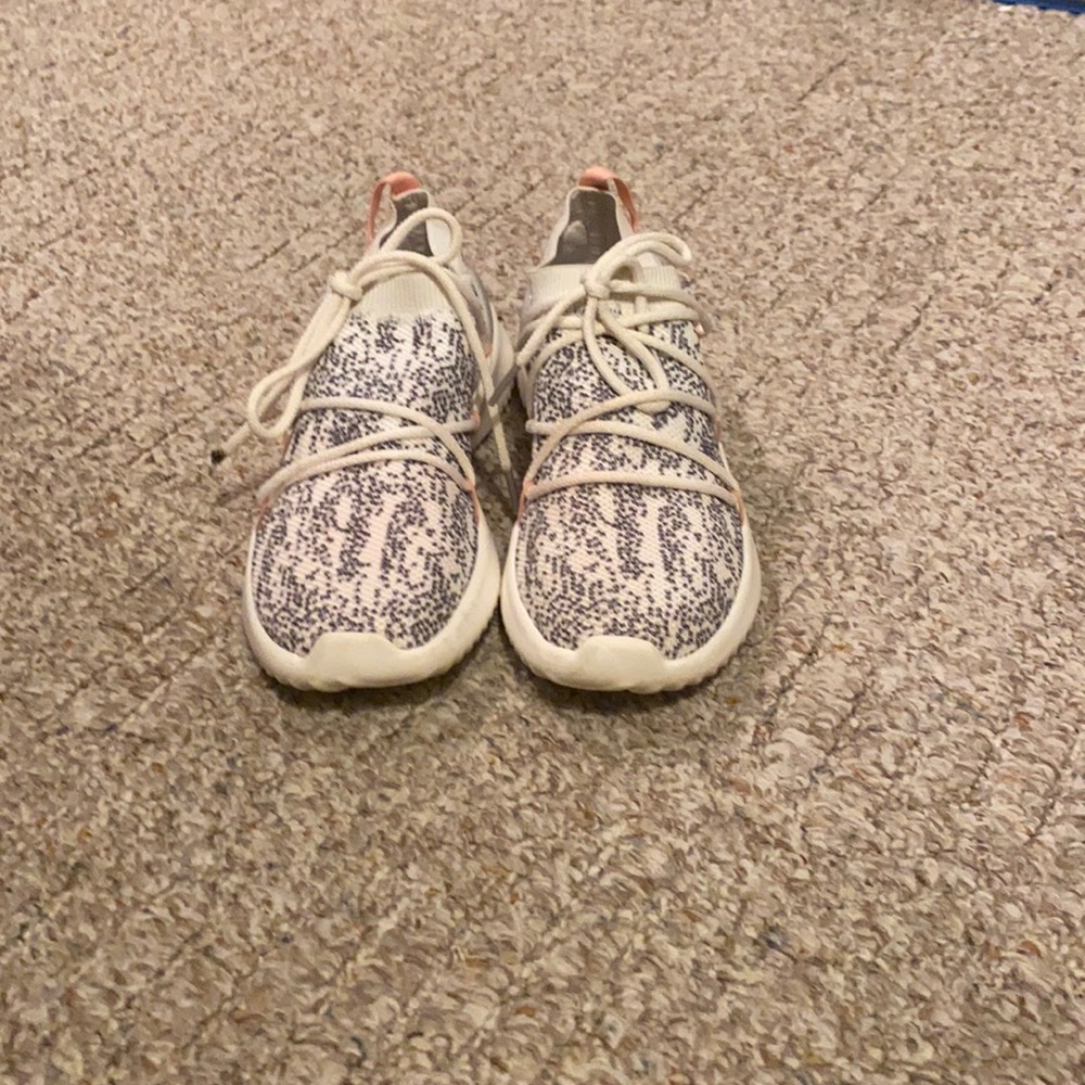 Women’s Adidas Tennis Shoes